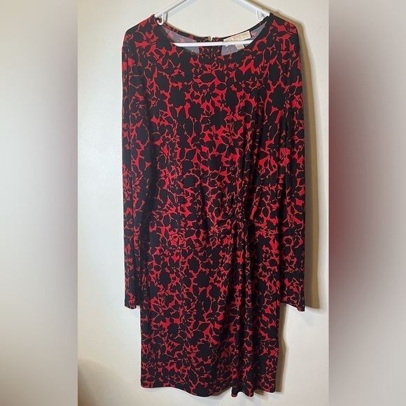 MICHAEL Michael Kors Dresses & Skirts - Red and black Michael
Michael Kors long sleeve dress size Large